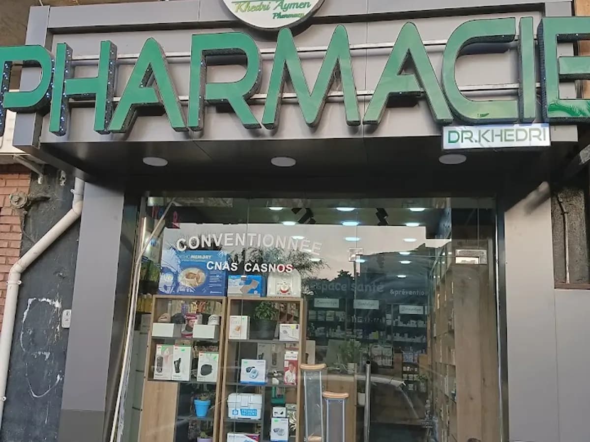 Devanture — Pharmacie Khedri